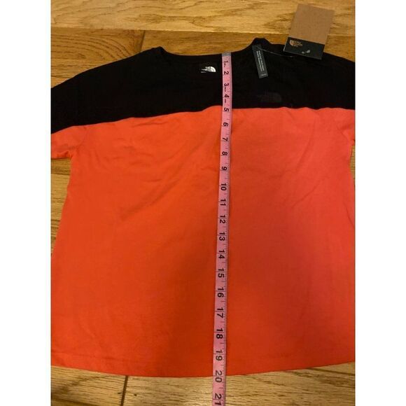 NWT The North Face, women's color block relaxed fit short sleeve t-shirt sz XS - Picture 9 of 9